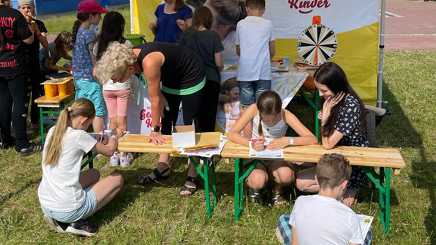 Beim Pedalino-Camp in Wildau verbringen Kinde rund betreuer vom Netzwerk Gesunde Kinder einen schönen Tag gemeinsam