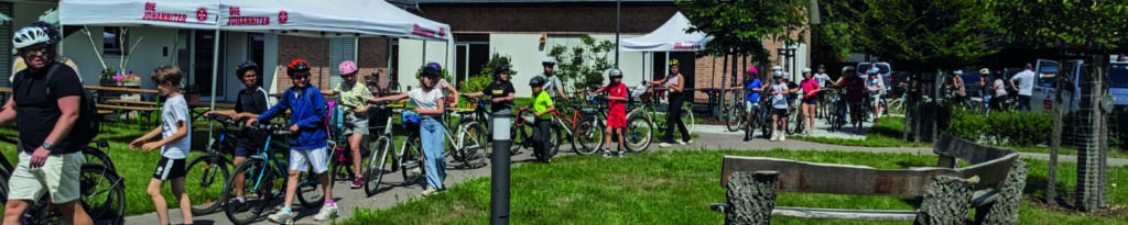 Die Kinder kommen im Pedalino-Camp in Burg an
