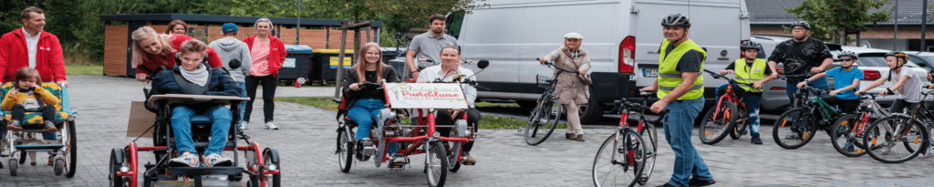 Gruppenbild von der Einweihung des Parallel-Tandems